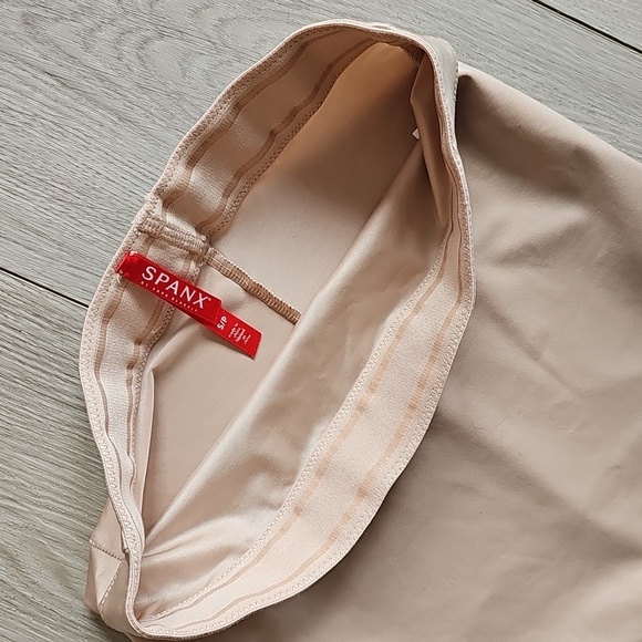 Spanx High Waisted Shaping Underwear, Small, Like New - Picture 4 of 12